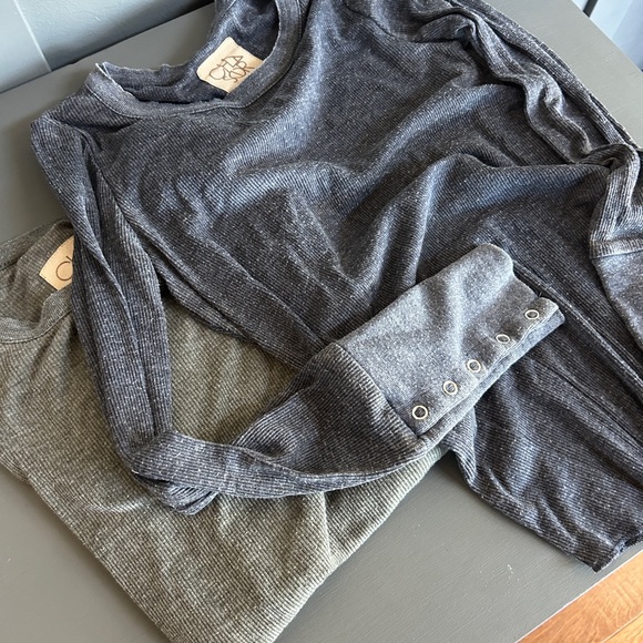 Chaser Vintage Heather Gray and Green Ribbed Shirt Set - Picture 4 of 5